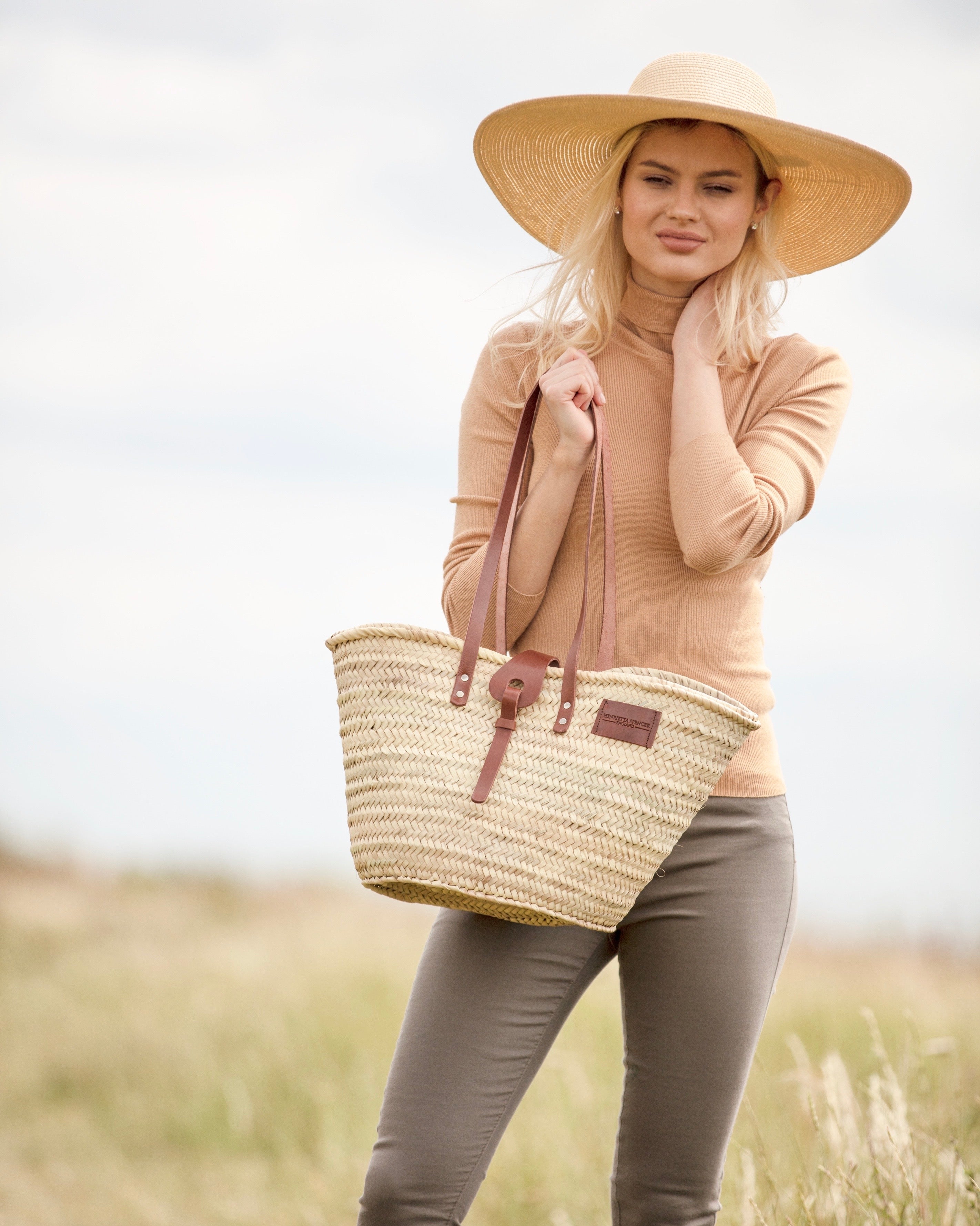 Griffin & Sabine selling / Straw Purse for ReelWild2